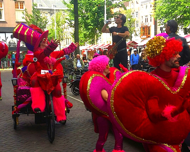 Allesmetliefdeparade15